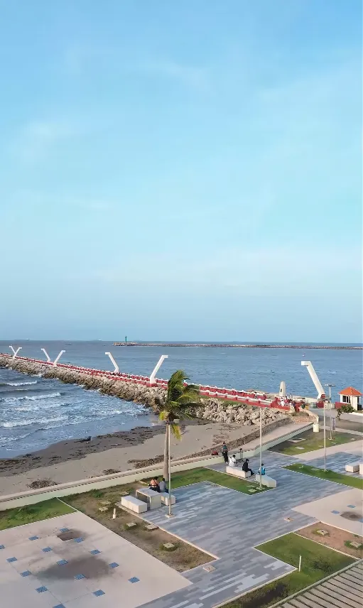 Alumnos practicando vuelo de drones