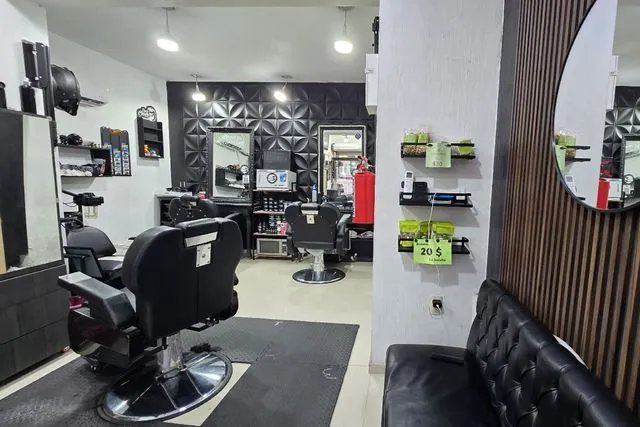 Interior de Navaja Barbería